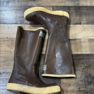 XTRATUF- Brown Rubber Boots with Yellow Trim